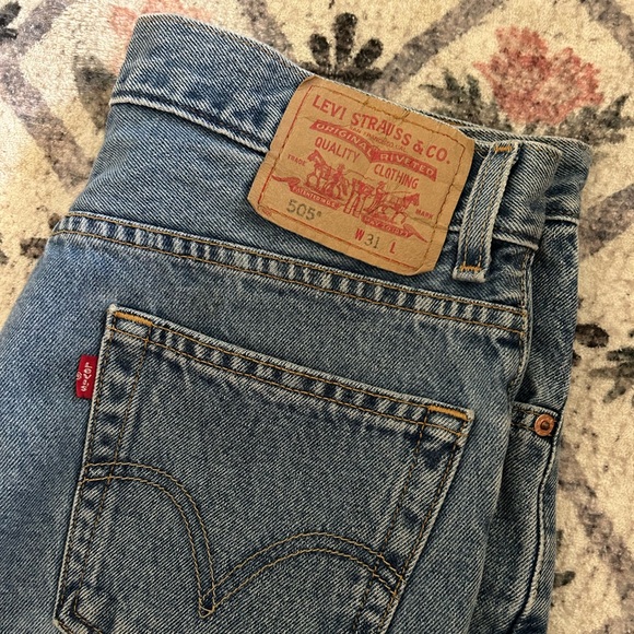Vintage high waisted Levi Strauss shorts - Picture 3 of 4